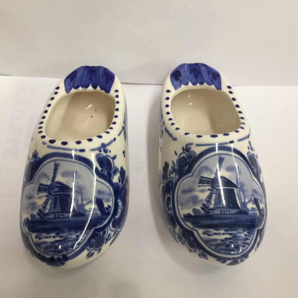 Clogs